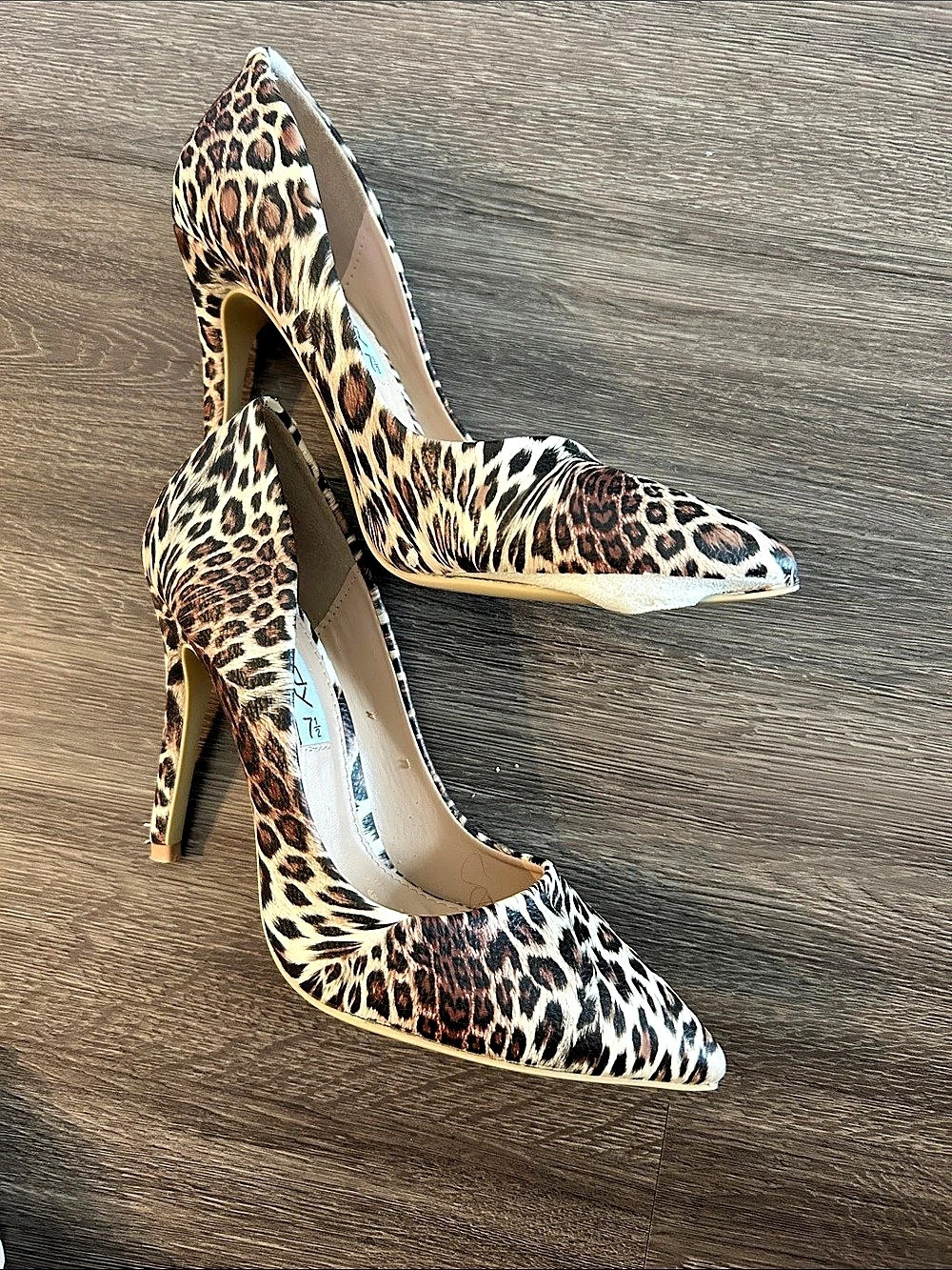 Worn in Leopard Print Pointed-Toe Heels Size 7.5
